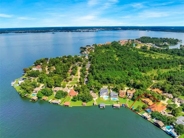 142 Lakeside Dr, Montgomery, TX 77356