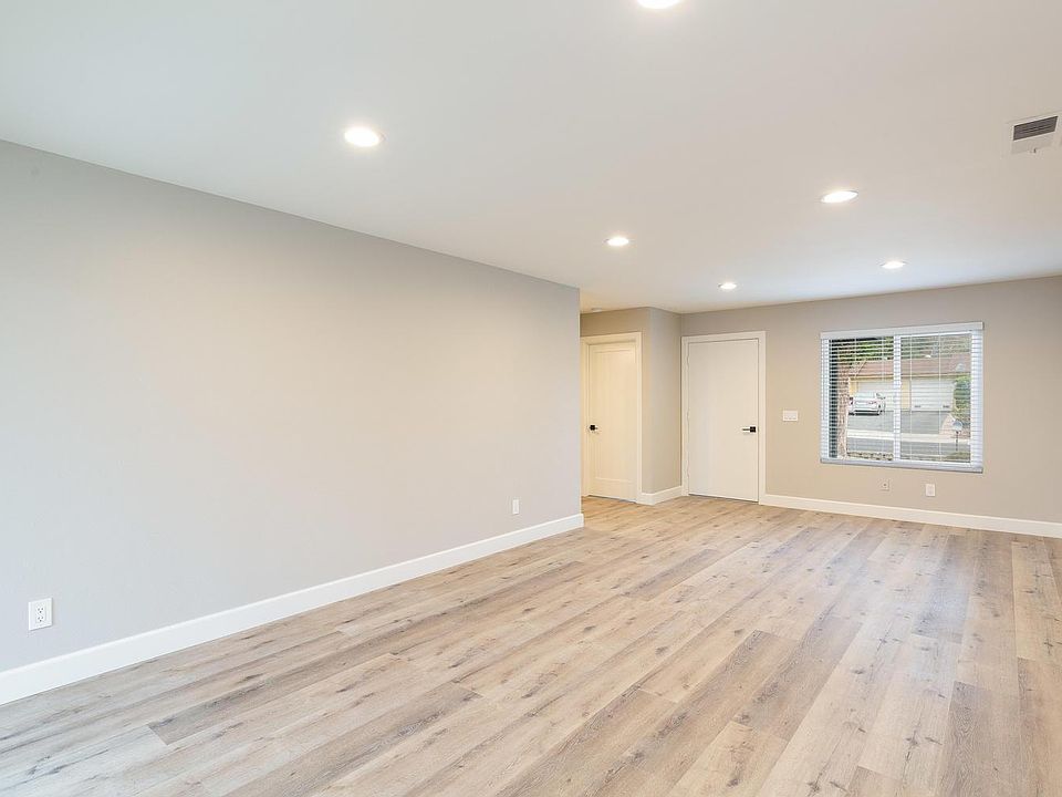 1st image of 4553 Beverly Glen Dr