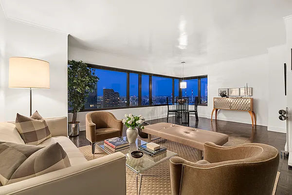 Sold by Compass | media 18