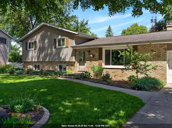 2214 Steward Ct, Sun Prairie, WI 53590