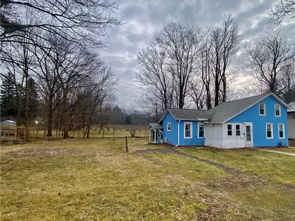 28 Bliss St, Westfield, NY 14787