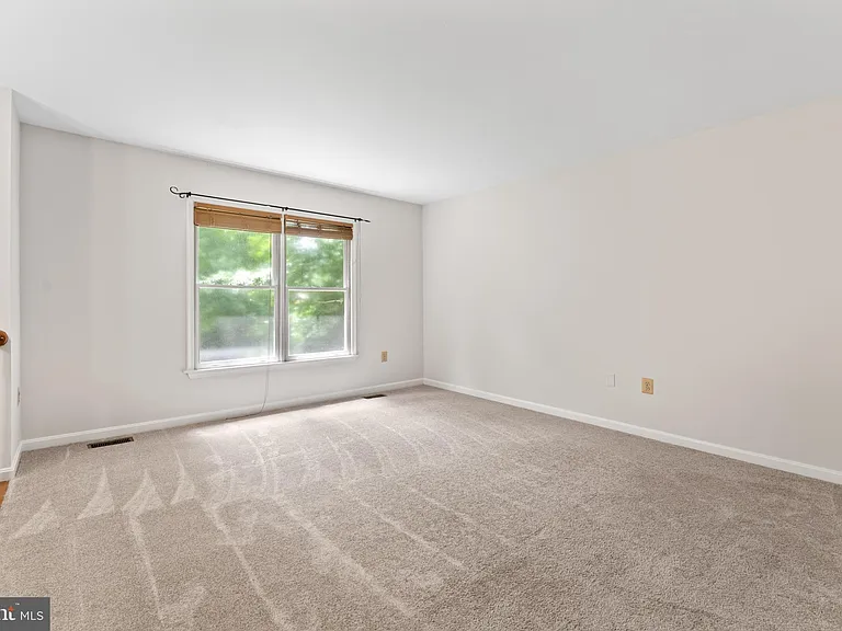 12820 Lake Wilderness Ln — Photo 2