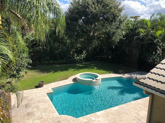 2nd image of 127 Satinwood Ln