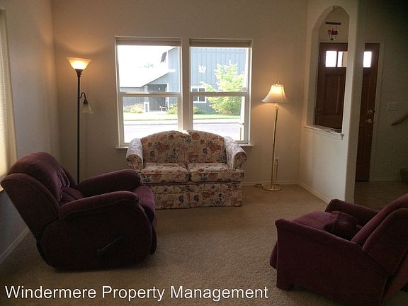 5th image of 1169 SE Surita Ct