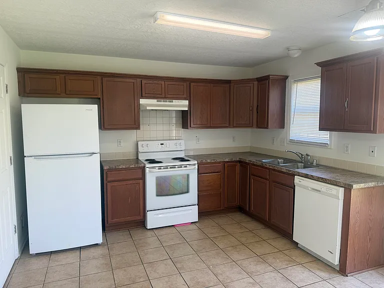 2593 Rockaway Pl — Photo 4