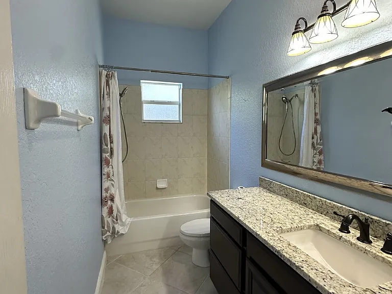 130 Oyster Pl — Photo 9
