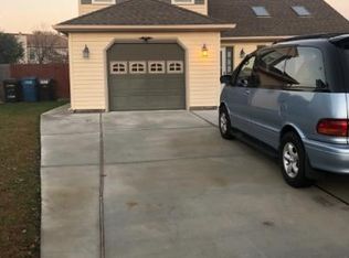 1208 Saddlebred Dr, Virginia Beach, VA 23464