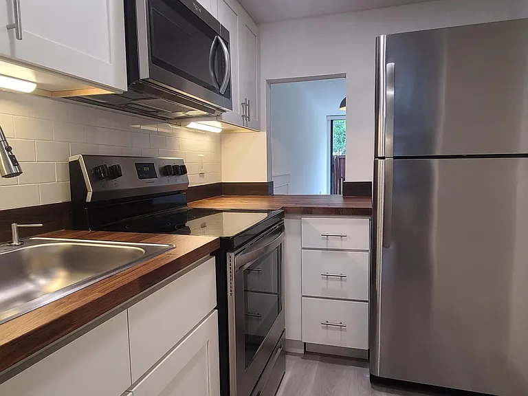 601 SW 75th St #103 — Photo 1