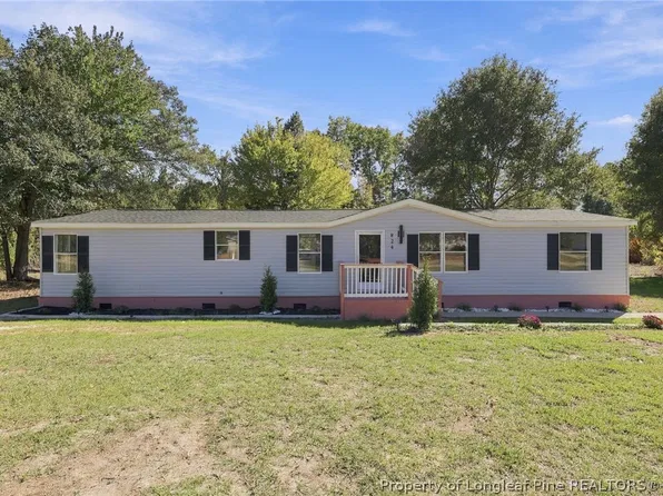 824 Shakertown Rd, Fayetteville, NC 28312