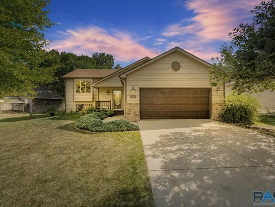 I 17927 Clopay Prem Long Panel In Bronze With Ashford Glass House Styles Barn Photos Solid Wood Doors