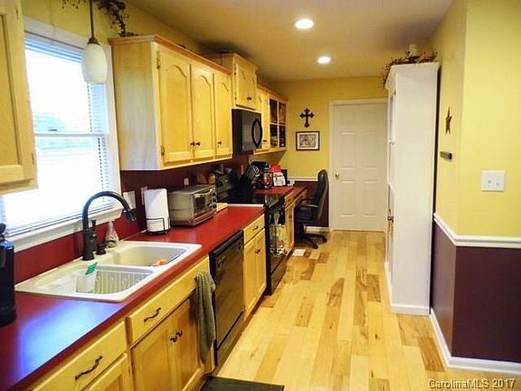 5th image of 2501 Old Pond Dr #14/P2