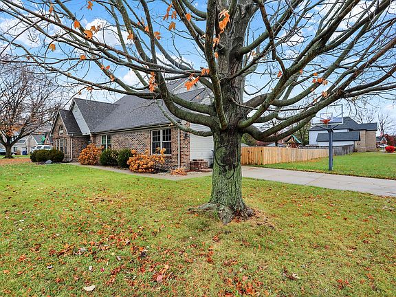 4th image of 205 Myers Lake Dr