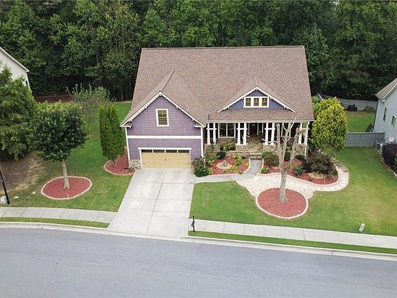 3rd image of 3161 Perimeter Cir
