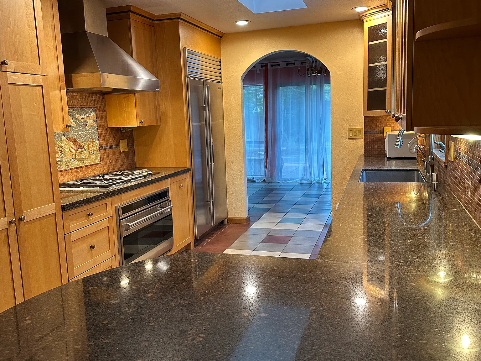 3 bed, 1818 sqft, $4,275 — Photo 1