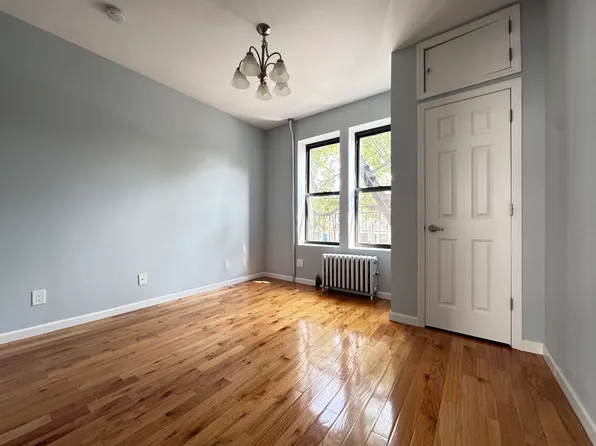 411 Cortelyou Road image 1 of 8
