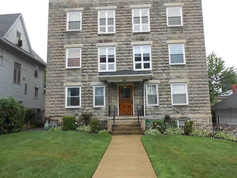 1122 Myrtle St #7 — Photo 1