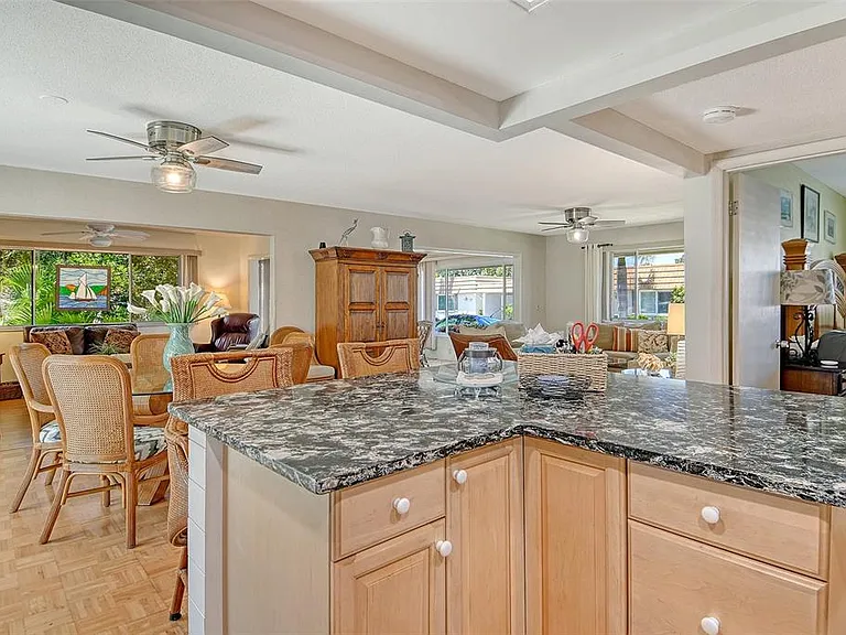 2308 Waterbluff Pl #V-304 — Photo 24