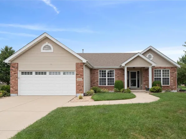 2205 Tigers Way, Belleville, IL 62220