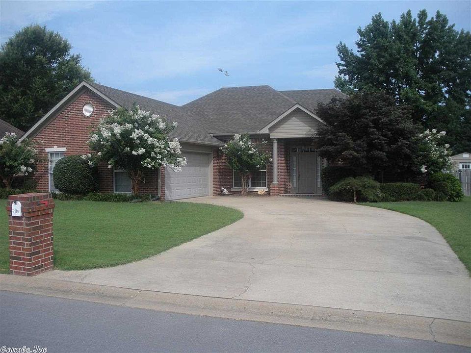 1st image of 2306 Brittany Ln