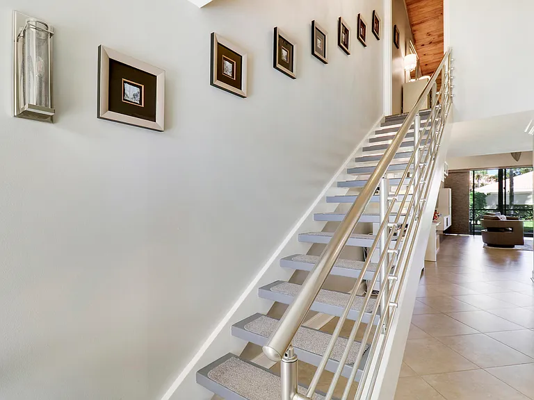 204 Old Meadow Way — Photo 8