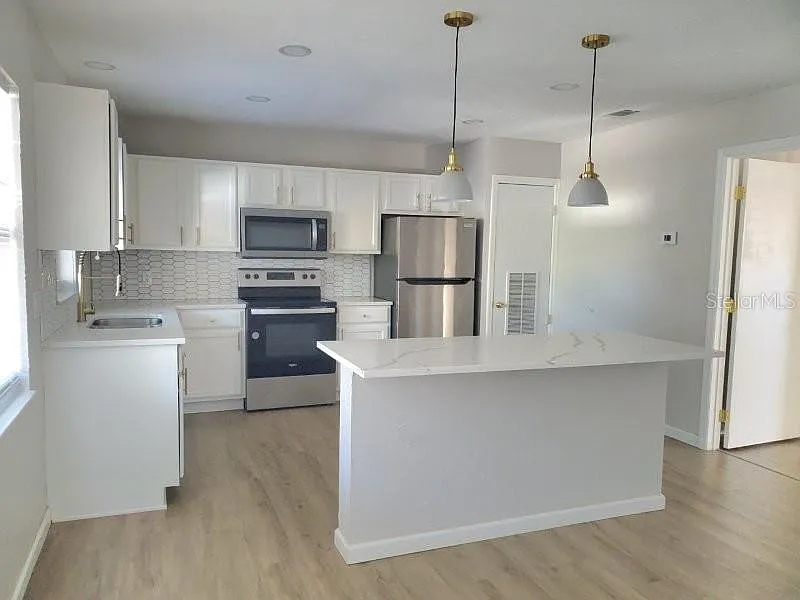 1 bed, 1.0 bath, 850 sqft, $1,200 — Photo 4