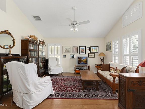 4th image of 11566 Alexis Forest Dr E