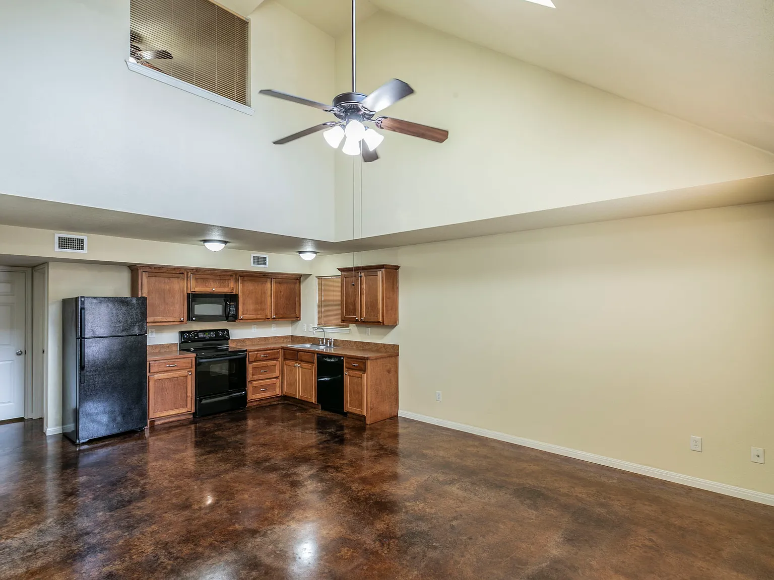 2 bed, 960 sqft, $1,200 — Photo 2