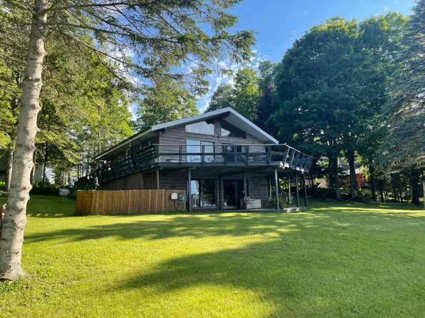 W17804 Long Point Rd, Germfask, MI 49836