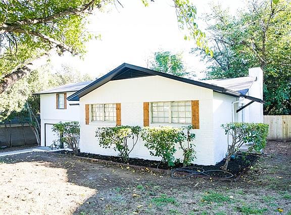 3rd image of 5824 N Hills Dr