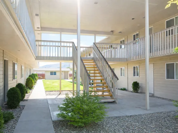 507 S 3rd St, Selah, WA