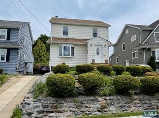 315 Windsor Rd, Wood Ridge, NJ 07075