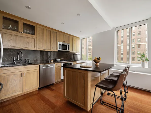 333 Rector Place 605 image 3 of 10