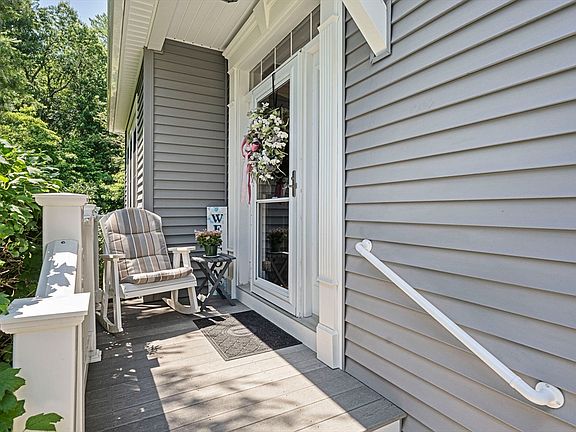 2nd image of 93 Stonebridge Dr Unit 93