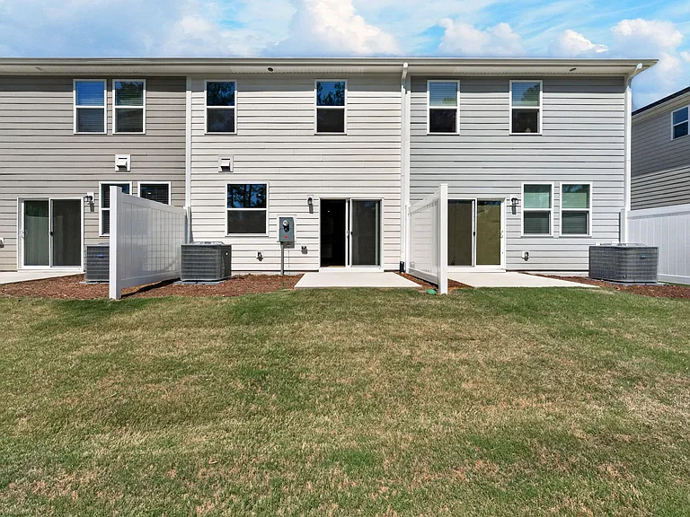 200 Parker Ln — Photo 21