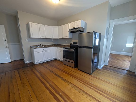 3rd image of 42-44 Leach St #44-1