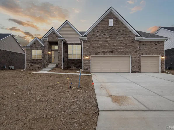 49219 Togowtee Pass St, Belleville, MI 48111