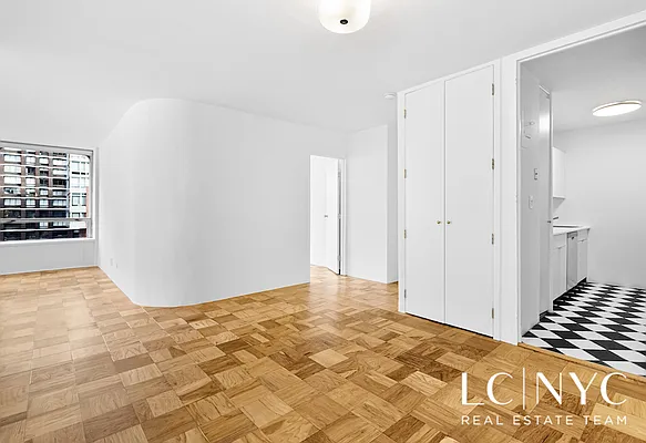 Rented by Keller Williams NYC | media 20