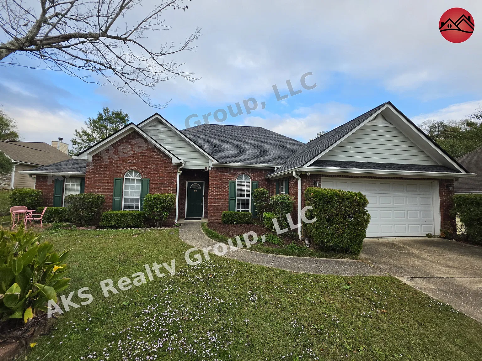 4 bed, 1893 sqft, $2,395 — Photo 1