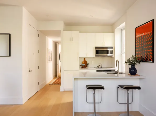 1370 Dean Street image 3 of 7