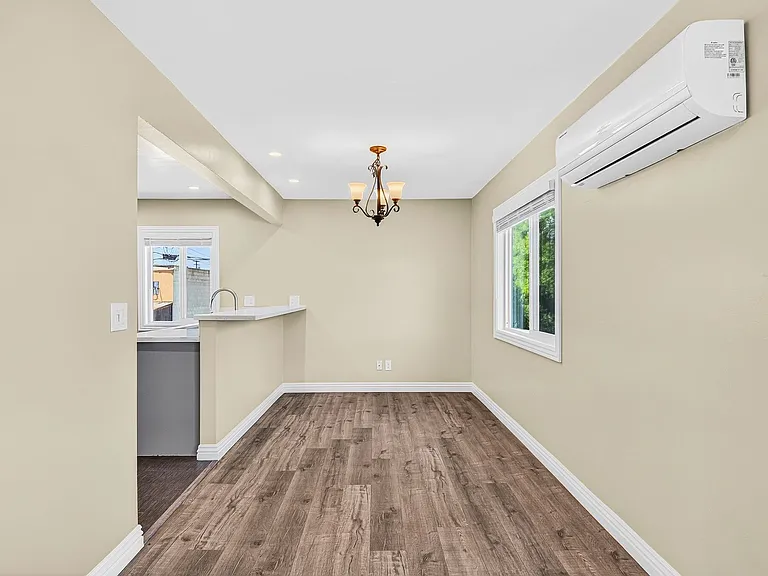 1831 Lime Ave — Photo 5