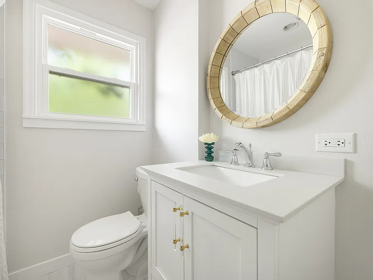 2426 Loving Ave — Photo 9
