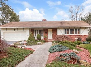 140 Peace Acre Ln, Stratford, CT 06614