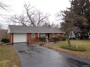 9 Valley View Dr, New Windsor, NY 12553