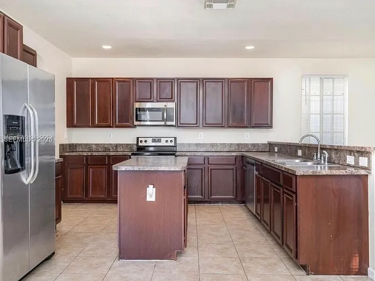 27025 SW 142nd Ave — Photo 7