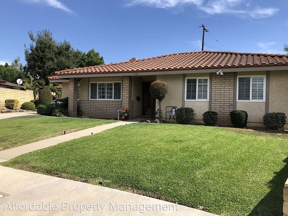 1st image of 1322 E Badillo St