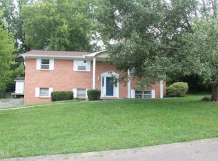 3500 S Fountaincrest Dr, Knoxville, TN 37918