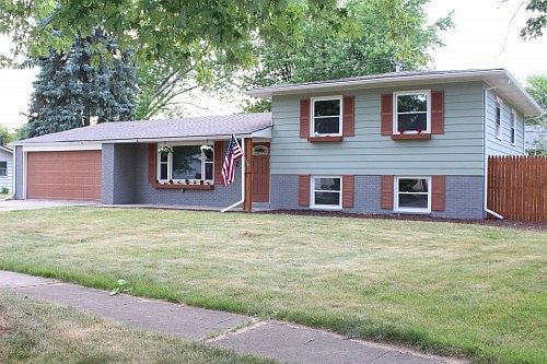 1st image of 732 W 66th Pl