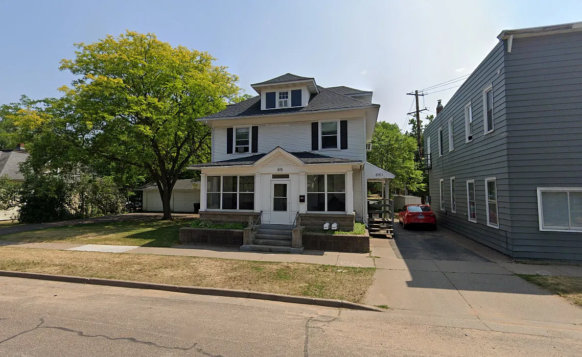 2 bed, $1,075 — Photo 2