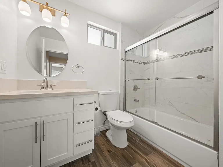 1327 W 37th Pl — Photo 8