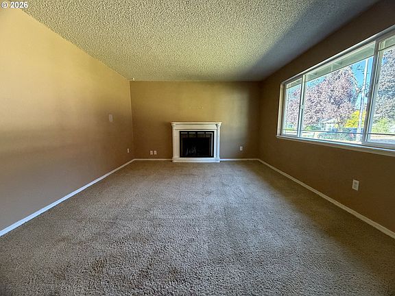 3rd image of 5120 NE 139th Loop